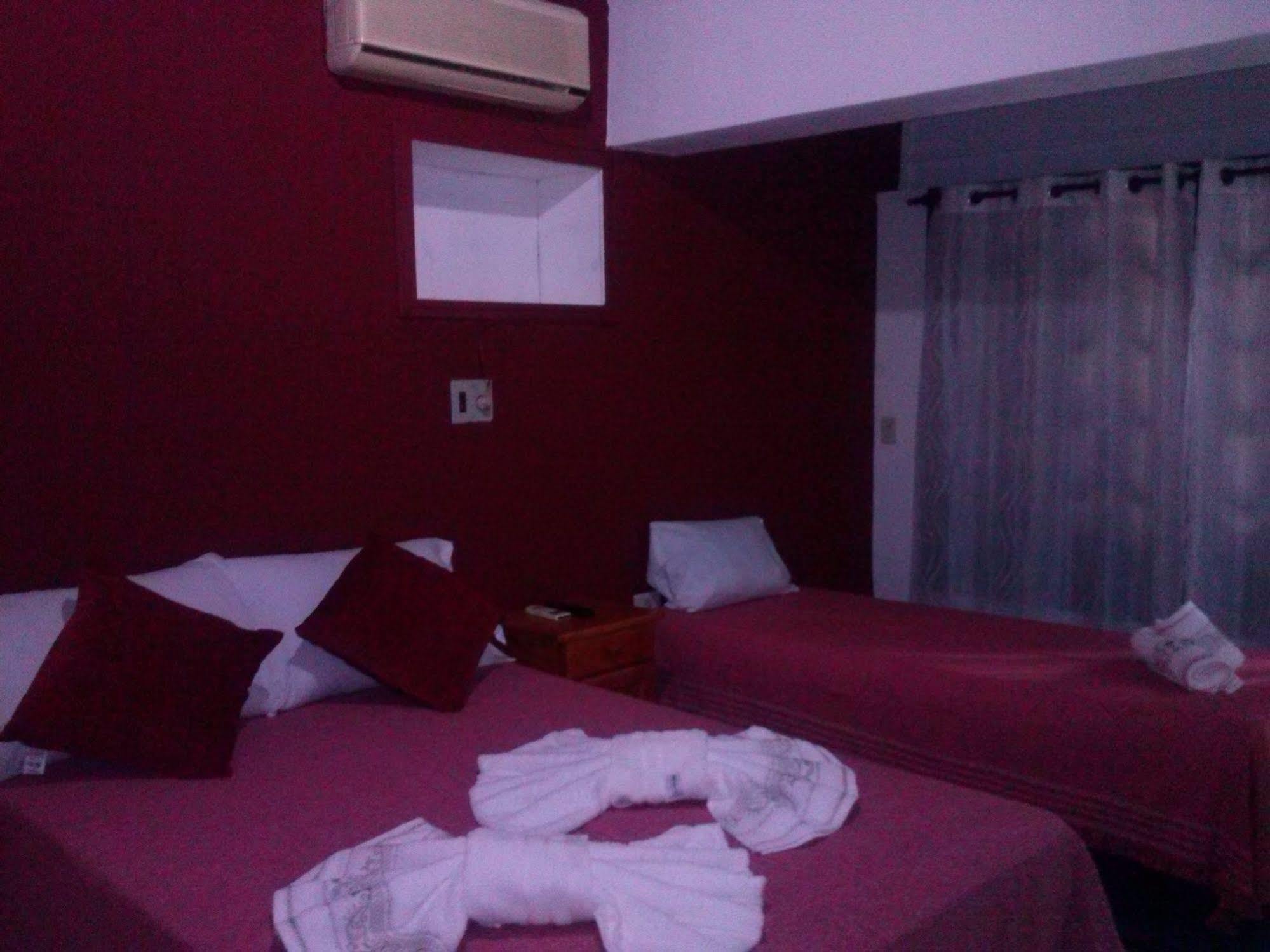 Petit Hotel Caraguata Puerto Iguazú Esterno foto